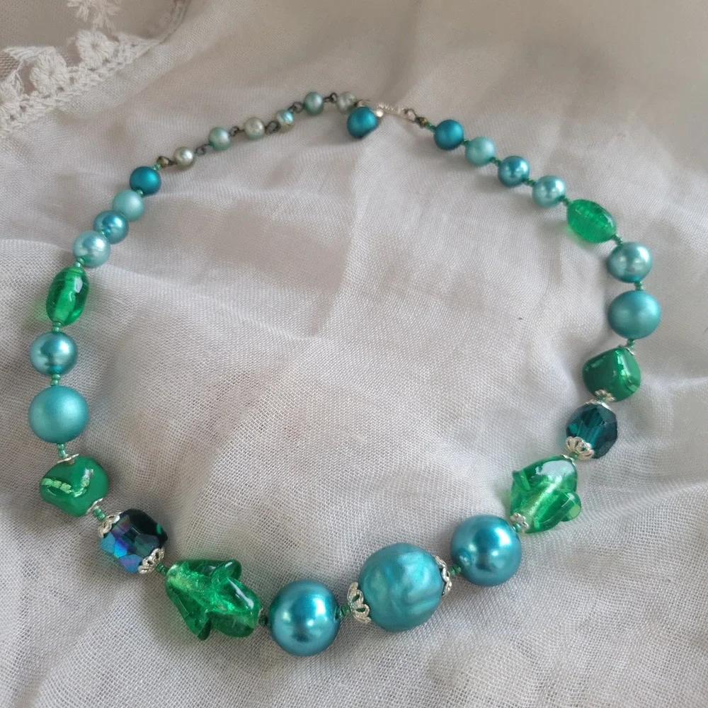 Vintage‎ Japan Beaded Necklace Women  Emerald Green Art Glass Composition MCM